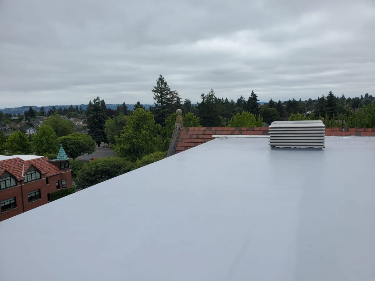White membrane commercial flat roof in the Bay Area